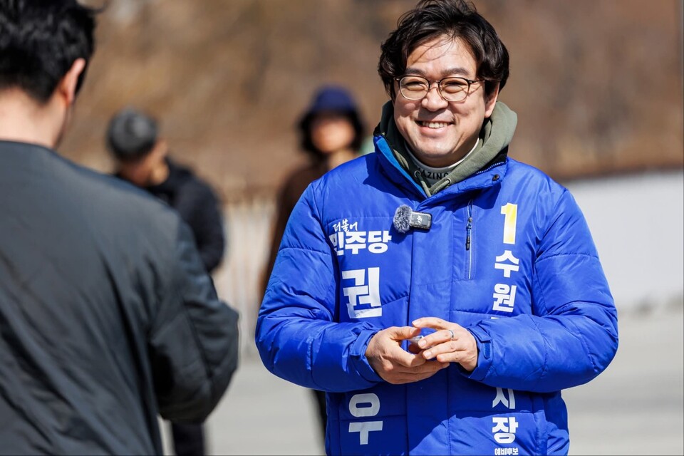 권혁우 수원시장 예비후보가 시의회 대관 불허 사과 이후 수원시에 공공시설 사용 제한 시행규칙 개정을 촉구했다. (사진제공=권혁우 캠프)