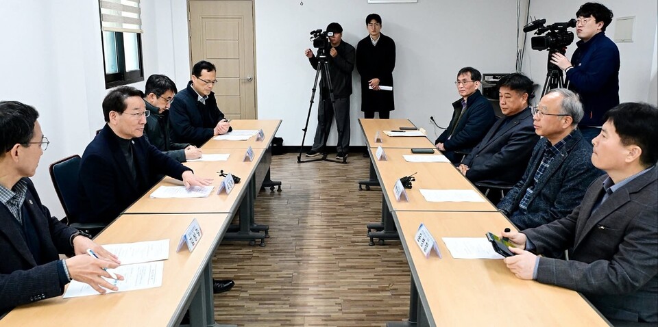최근 국제유가 상승으로 생활 물가 부담이 커지는 가운데 유정복 인천시장이 지역 주유소를 찾아 석유 수급 상황을 점검했다. (사진=유정복 인천시장 페이스북)