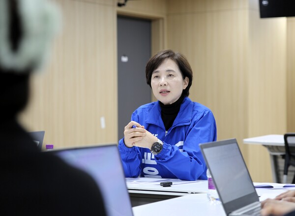 25일 유은혜 경기도교육감 예비후보가 장애학생의 실질적 자립을 돕는 ‘포용교육’을 선언하며, 병설 특수학교 도입과 학급당 학생 수 감축을 포함한 특수교육 6대 핵심 정책을 발표했다. (사진제공=유은혜 캠프)