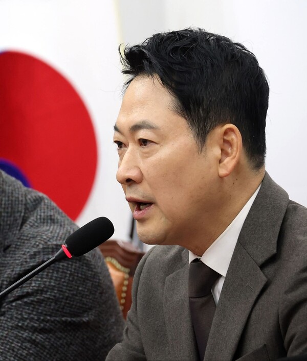 장동혁 국민의힘 대표가 국제 유가 상승 상황을 두고 “오일쇼크의 공포가 현실로 닥쳐오고 있다”며 정부의 대응을 강하게 비판했다. (사진=장동혁 대표 페이스북)