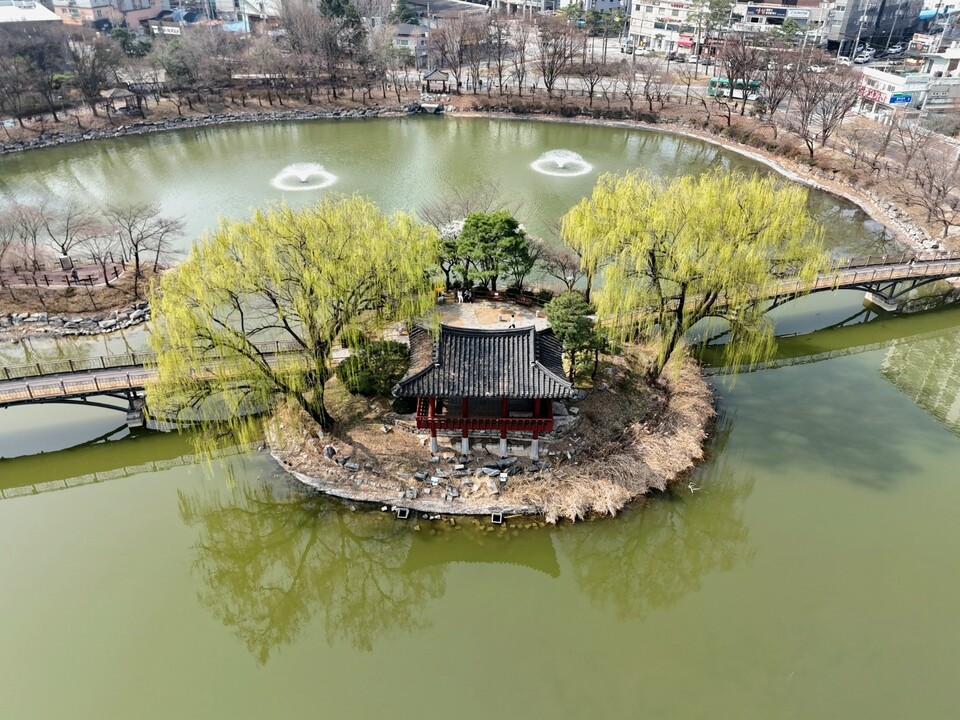 27일 금요일 수도권(인천, 경기 등) 지역은 대체로 맑겠으나, 아침까지 인천과 경기서해안 일부지역에 한때 비가 조금 내리는 곳이 있겠다. (사진=중앙신문 DB)