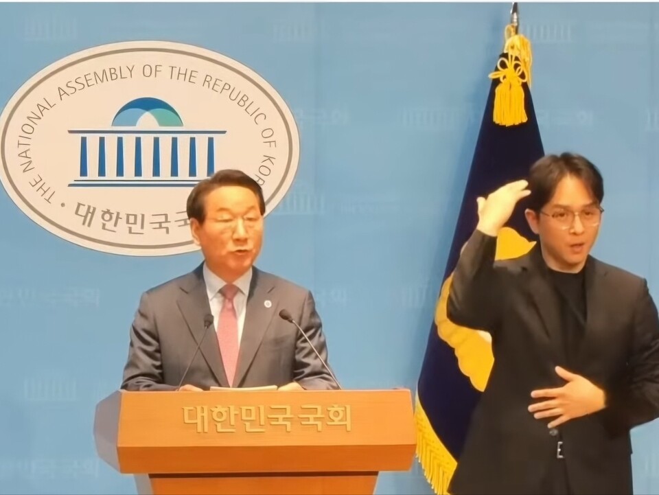 유정복 인천시장이 3일 국회에서 기자회견을 열고 여당을 향해 “일당국가로 가는 흐름을 막아야 한다”고 비판하는 동시에 국민의힘 지도부를 향해 통합을 촉구했다. (사진=유정복 인천시장 페이스북)