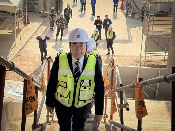 더불어민주당 박찬대 국회의원(인천 연수구갑)이 6일, 오는 5월1일 노동절의 법정 공휴일 지정과 관련해 환영 입장을 밝혔다. (사진=박찬대 의원 페이스북)
