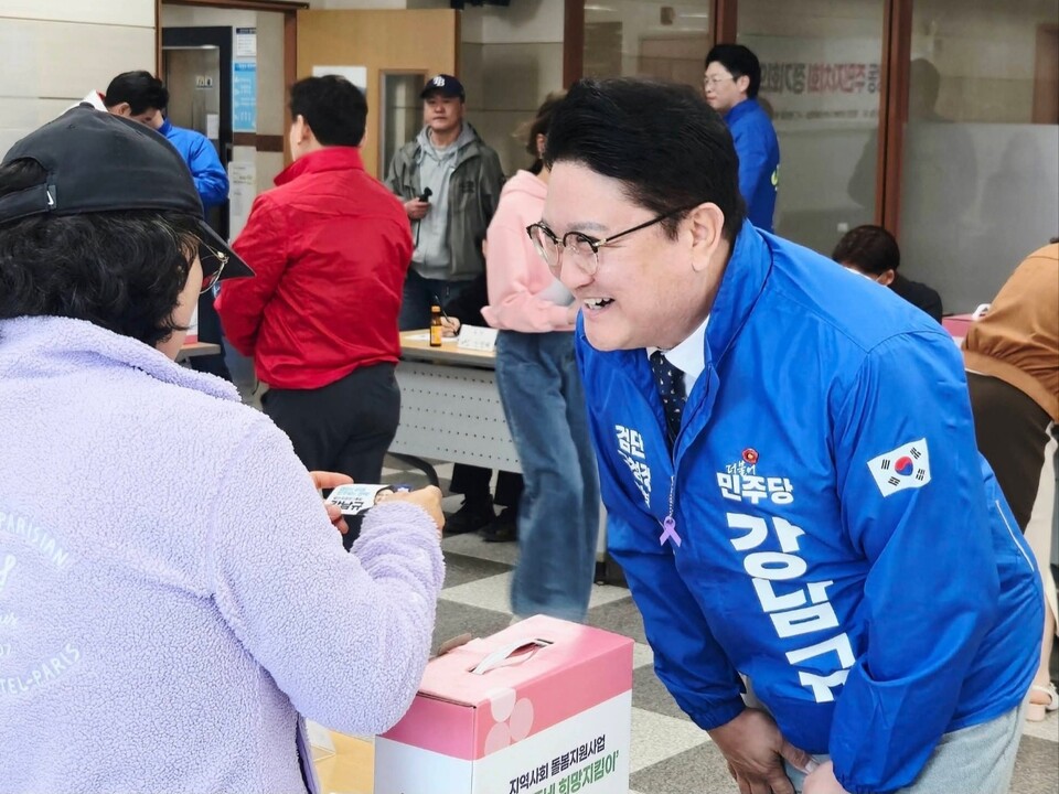 강남규 검단구청장 예비후보는 주민자치회와 청소년지도위원회 등을 방문하며 접촉을 이어가는 한편, 정치의 방향성과 책임을 강조하는 메시지를 내놨다. (사진=강남규 예비후보 페이스북)