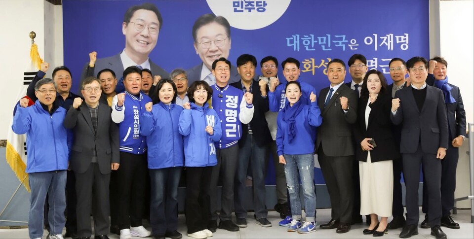 정명근 화성시장 예비후보는 김용 후원회장 방문을 계기로 캠프 결속을 강화하는 모습이다. (사진=정명근 예비후보 페이스북)