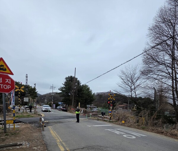 양주시가 교외선 동산건널목 안전 문제와 관련해 국민권익위원회의 개선 권고를 수용하며 안전 대책 추진에 힘이 실릴 전망이다. (사진제공=양주시)