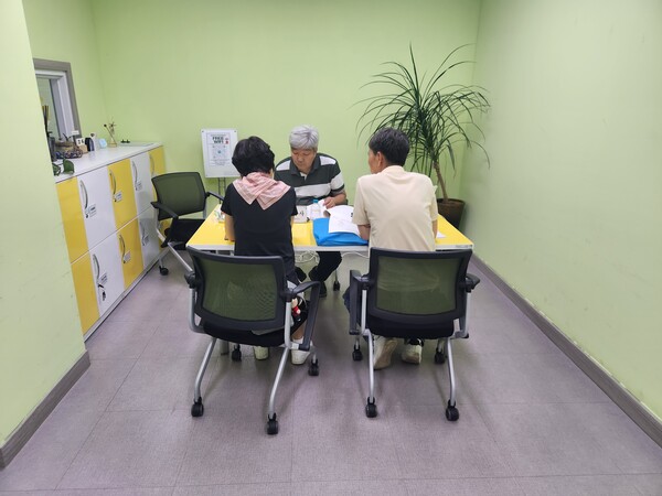 인천 동구가 세금 문제로 어려움을 겪는 주민을 위해 무료 세무 상담 서비스를 운영한다. 취약계층과 영세사업자를 대상으로 한 현장 상담이 마련된다. (사진제공=동구)