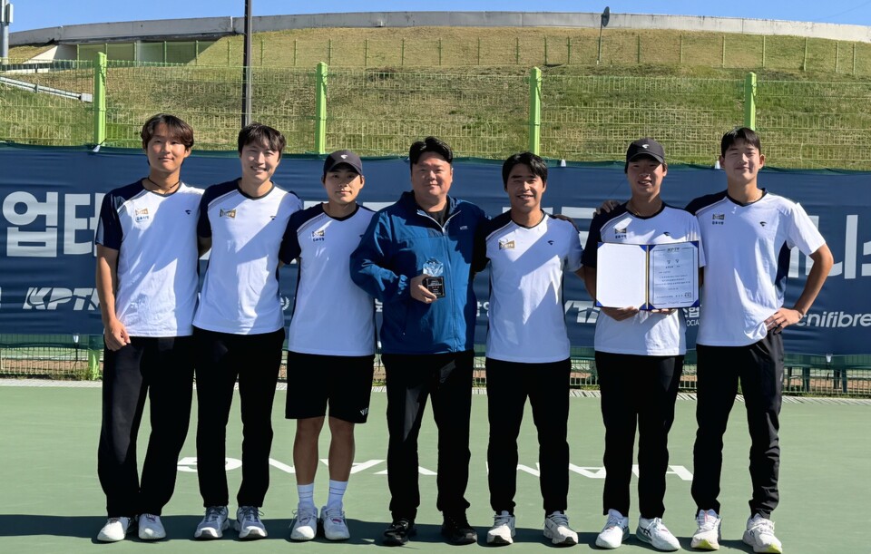 김포시청 테니스팀이 전국대회에서 은메달 2개와 동메달 1개를 획득했다. (사진제공=김포시)