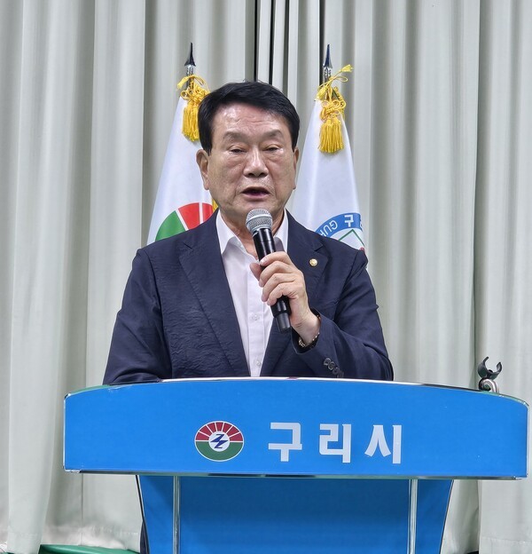 제1회 구리시장배 생활체육 바둑대회를 공동 주관한 구리시체육회 윤재근 회장이 축사를 하고 있다. /사진=이건구 기자