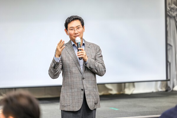 이상일 용인시장이 '2026 용인 반도체 기업네트워크·투자설명회'에서 의견을 말하고 있다. /사진제공=용인시