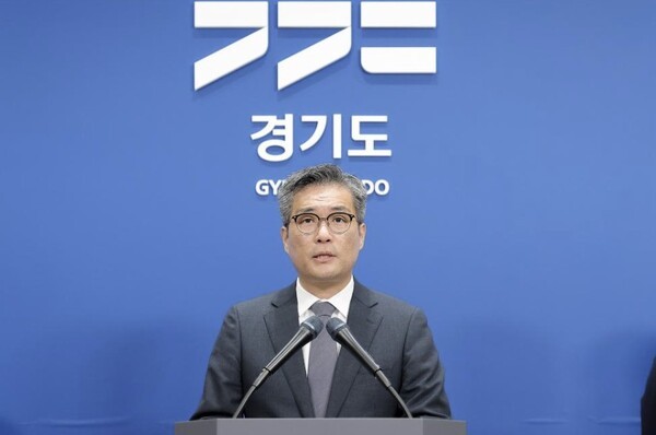 정두석 경기도 기획조정실장이 19일 제2회 추경예산안과 관련해 질의응답을 받고 있다. /사진제공=경기도