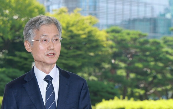 조희대 대법원장이 3일 서울 서초구 대법원으로 출근하고 있다. @ 연합뉴스