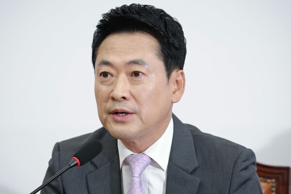 국민의힘 장동혁 대표가 지난 17일 국회에서 열린 최고위원회의에 참석해 발언하고 있다. @ 연합뉴스