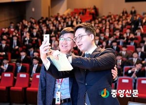 SK하이닉스 박성욱 부회장, 신입사원에 ‘최고의 반도체 전문가 되어달라’
