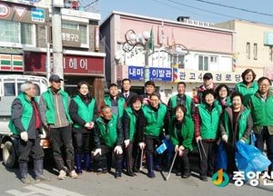 <이천>관고동주민센터, 봄맞이 하천 환경정화 펼쳐
