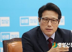 정병국, 바른정당 대표직 사퇴…“백의종군하겠다”
