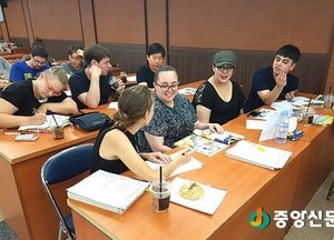 원어민 교사와 함께 하는 전화 영어회화교육
