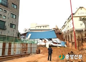 신축빌라 옹벽 붕괴, 50대 여성 양평역 투신 등