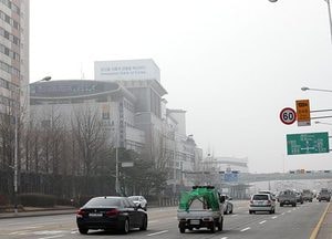 ‘미세먼지 비상’···도, 간선급행버스에 마스크 1만8000매 긴급 비치