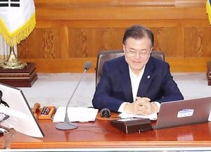 문대통령, 14일 폼페이오·고노 접견 ‘포스트 북미회담’ 공조 방안 논의