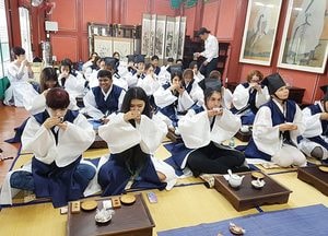 어서와~ 파주는 처음이지? ‘외국인 유생체험’ 인기
