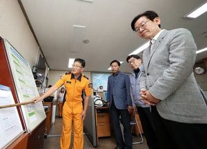 이재명, 일선 소방서·수자원본부 등 연이어 방문…폭염상황 점검