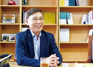 “권위주의 청산하고 시민과 소통으로 정책 수립”