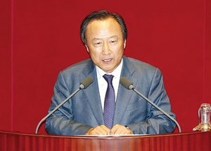 홍일표, 정치자금법 위반 1심서 벌금 1천만 원… ‘의원직 상실형’