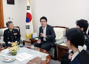 “기득권은 내려놓고 한 걸음 더 시민 곁으로”