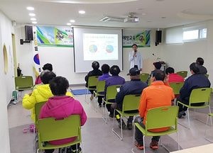 폐지 수거 어르신 방한물품 지원·낙상예방교육실시