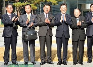 “어서 오십시오”… 北대표단 5명 판교 밸리 방문