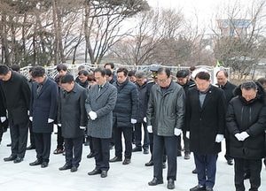 평택시 신년 현충탑 참배 행사 가져