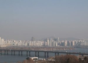 추위 대신 미세먼지 ‘최악’… 올해 첫 비상조치