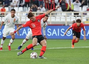 [아시안컵]손흥민 PK 유도에 도움까지…한국, 중국 꺾고 조1위로 16강