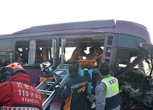 인천공항 제1터미널 인근 버스와 지게차 추돌 사고