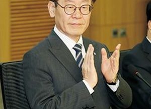 이재명, 김경수 판결에 침묵 “경제·민생에 관심 가져달라”