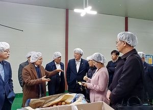 경기도의회, 현장에서 학교급식 부정계약 조사 시작한다