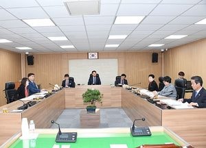 동두천시의회 3월 의원간담회 갖고..조례안 및 일반 안건 미리 검토