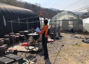 과천소방서, 지역 주거용 비닐하우스에 태양광 경광등 추가 보급