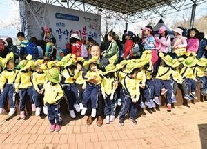 양평군 갈산 누리봄 축제 ‘성료’…벚꽃길 걷기 행사 인기