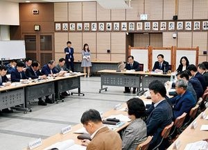 포천시, 경영진단 연구용역 중간 보고회… 박윤국 시장, “지자체 자생 위한 역량강화 시급”