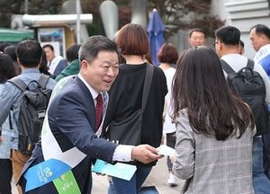 박승원 광명시장, ‘광명사랑화폐’ 홍보 캠페인 벌여