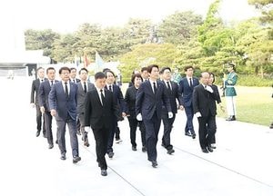 임종성 의원, 민주당 원내부대표 선임…현충원 참배로 임무수행 돌입