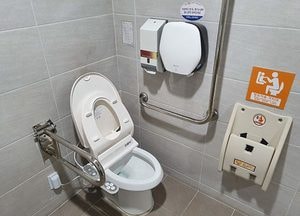 파주시, 장애인 화장실에 한 장씩 사용하는 화장지 배치 인기