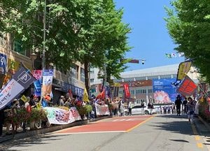 고양시 3기 신도시 고양시청 앞에서 ‘식사驛’ 요구 시위···與,野 의원도 동참