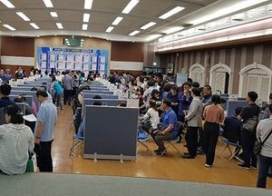 서구 채용한마당 30여개 기업  참여…168명 채용 행사에 394명 면접