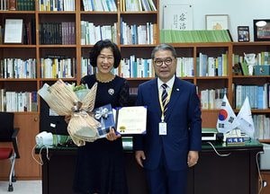 道 교육청, 정년퇴직 교육공무직원 표창 수여…598명 퇴직 후 삶 격려