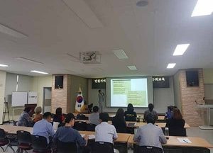 옹진군, 최일선 면 근무 공무원 친절교육…이장·부녀회장 등 대상 진행