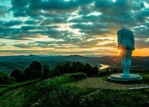 [포토]북녘 바라보며 평화 염원하는 연천 그리팅맨