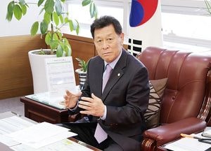 [제8대 옹진군의회 개원 1주년 ] 활발한 의정활동으로 일하는 의회 주목